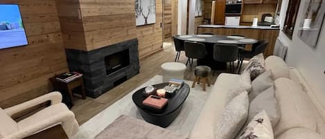 TV, fireplace