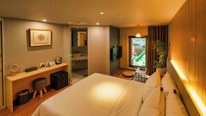 Deluxe Room, Balcony, Corner | Kalis bunyi, Wi-fi percuma, cadar katil 