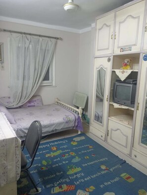 2 bedrooms, bed sheets