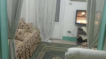2 bedrooms, bed sheets