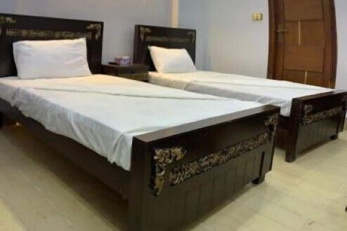 Deluxe Double Room, City View | Soundproofing, iron/ironing board, free WiFi