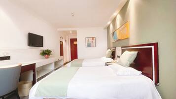 舒适双床房 | 浴室 | 淋浴设施、吹风机、毛巾、肥皂