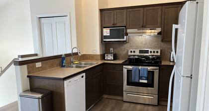 ❤️ Park View, King Bed, Bright, Modern, Fully Stocked