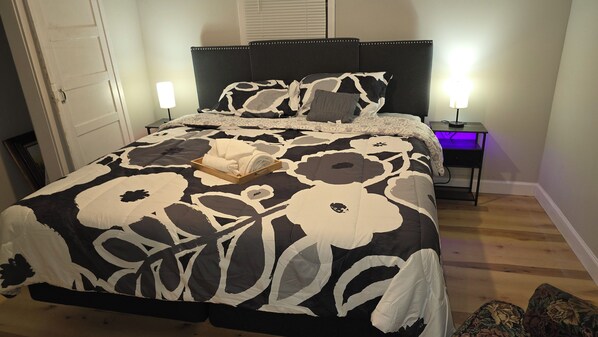 1 habitación, tabla de planchar con plancha, wifi gratis y ropa de cama 