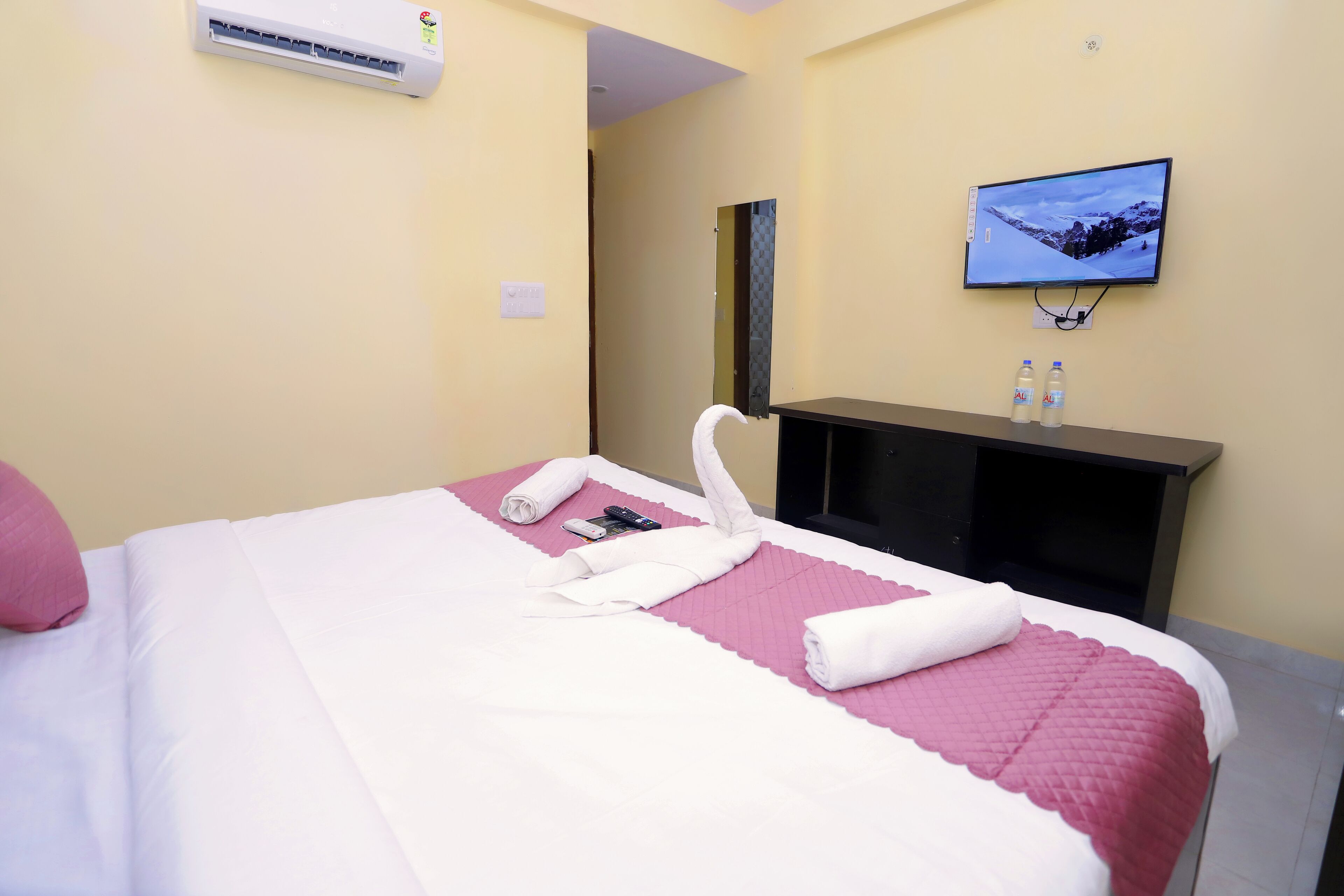 Deluxe Room | Free WiFi