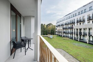 Exclusive Apartment, 2 Bedrooms | Garden view