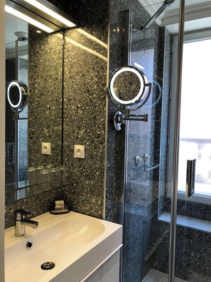 Design Studio (101) | Bathroom