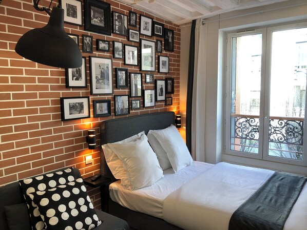 Blackout curtains, soundproofing, iron/ironing board, free WiFi