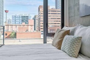 1 soverom, strykejern/-brett, wi-fi (inkludert) og sengetøy