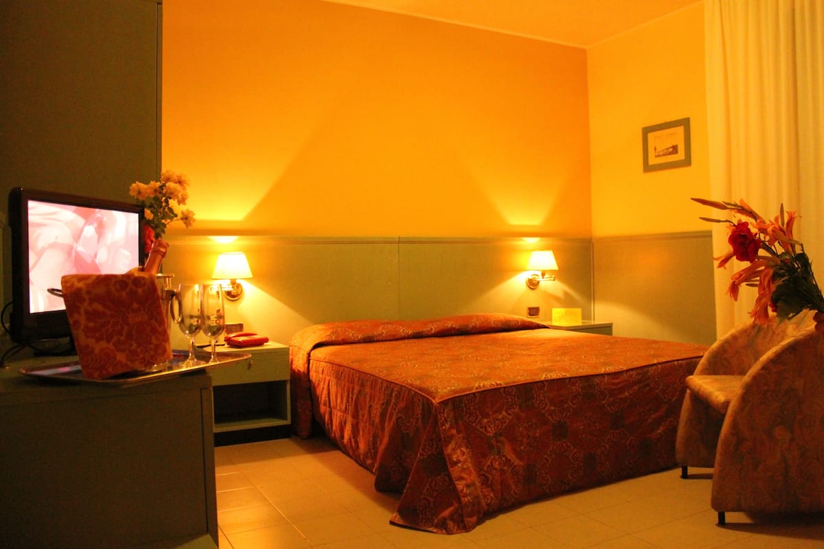 Double Room, Balcony | Desk, laptop workspace, WiFi (free)