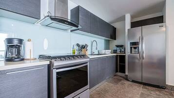 Fridge, microwave, oven, stovetop