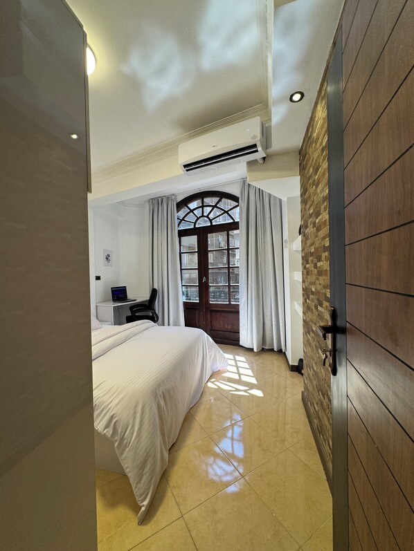 2 多间卧室、办公桌、熨斗/熨衣板、免费 WiFi