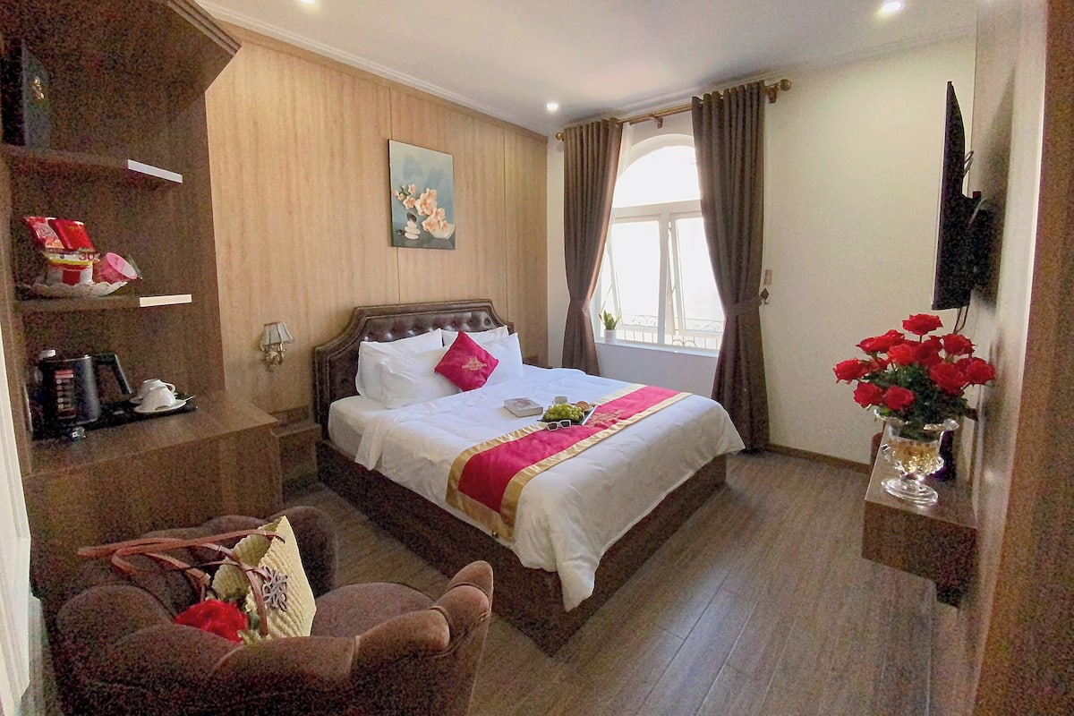 In-room safe, iron/ironing board, free WiFi