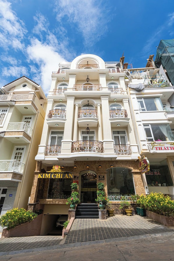 Front of property - Kim Chi An Hotel DL - by Bay Luxury (Da Lat)