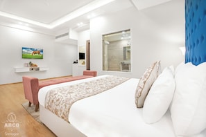 Premium bedding, down comforters, in-room safe, individually furnished - ARCO Hotels & Resorts Srinagar (Budgam)