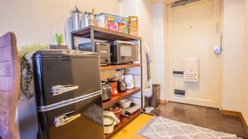 基础双人房 | 免费 WiFi、床单