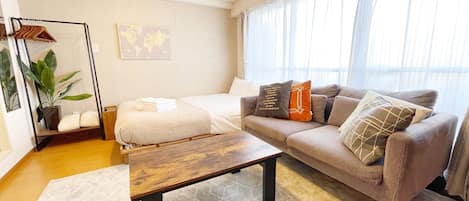 Quarto casal básico | Wi-Fi de cortesia, roupa de cama