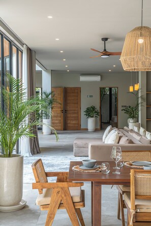 Dining room - Villa Amanora (Canggu)