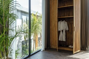 Wardrobe - Villa Amanora (Canggu)