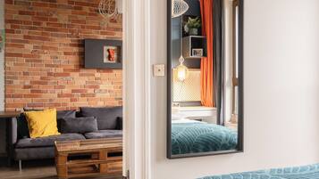 Apartment, Balcony, River View | Living area