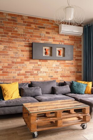 Apartment, Balcony, River View | Living room
