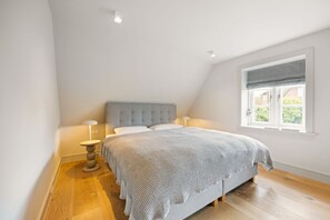 3 slaapkamers, een bureau, een strijkplank/strijkijzer, gratis wifi