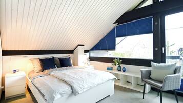 4 soveværelser, skrivebord, strygejern/strygebræt, weekendseng