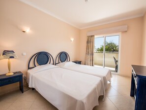 1 Schlafzimmer, Bügeleisen/Bügelbrett, Bettwäsche