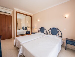 1 bedroom, iron/ironing board, bed sheets