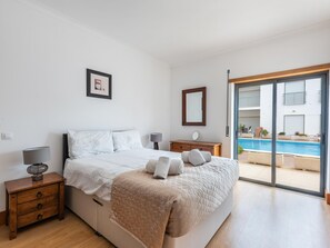 2 bedrooms, iron/ironing board, internet - Apt. Raio de Sol, with pool & 400 mts from the beach (Lagos)