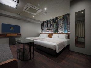 In-room safe, iron/ironing board, free WiFi, bed sheets - MONday Apart Premium Osaka Namba WEST (Osaka)