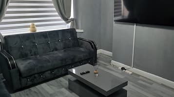 House | Ruang tamu | TV
