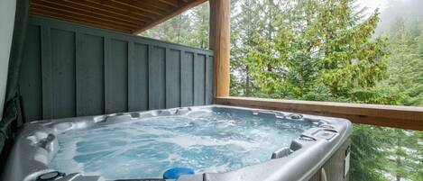 Bain à remous extérieur