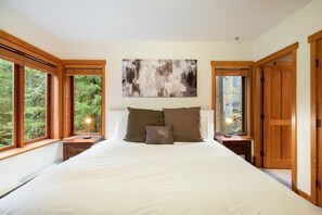 3 bedrooms, iron/ironing board, Internet, bed sheets