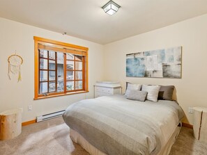 3 Schlafzimmer, Bügeleisen/Bügelbrett, Internetzugang, Bettwäsche