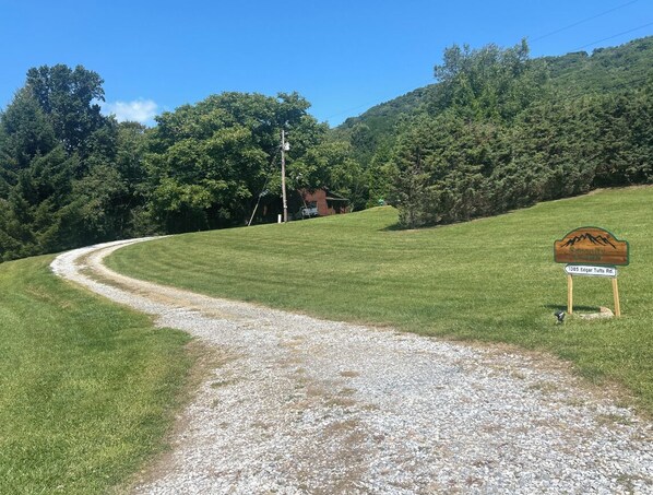 المنطقة المحيطة بالمنشأة