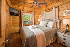 2 bedrooms, free WiFi, bed sheets, wheelchair access - 4 BR Cabin near Banner Elk/Beech Mtn. Hot Tub, Fire Pit & Yard (Banner Elk)