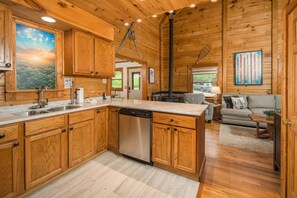 Interior - 4 BR Cabin near Banner Elk/Beech Mtn. Hot Tub, Fire Pit & Yard (Banner Elk)