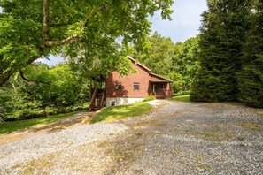 Exterior - 4 BR Cabin near Banner Elk/Beech Mtn. Hot Tub, Fire Pit & Yard (Banner Elk)