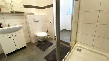 Handtücher, Seife, Toilettenpapier