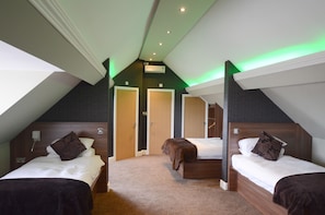 Executive Suite, Ensuite | Desk, iron/ironing board, free WiFi - Harboro Hotel (Melton Mowbray)