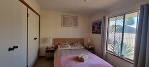 2 bedrooms, iron/ironing board, WiFi, bed sheets