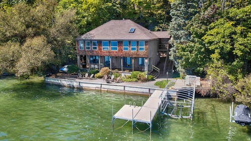 Hidden House - Feet from Beautiful Canandaigua Lake!