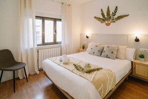 3 makuuhuonetta, työpöytä, silitysrauta/-lauta, Wi-Fi