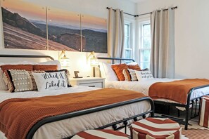 4 室のベッドルーム、アイロン / アイロン台、WiFi、ベッドシーツ