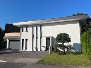 Exterior - Beautiful apartment on the edge of the Teutoburg Forest, 100 sqm, large roof terrace (Schlangen)
