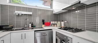 Hidden Gem 3 Bedroom Townhouse in Brunswick East