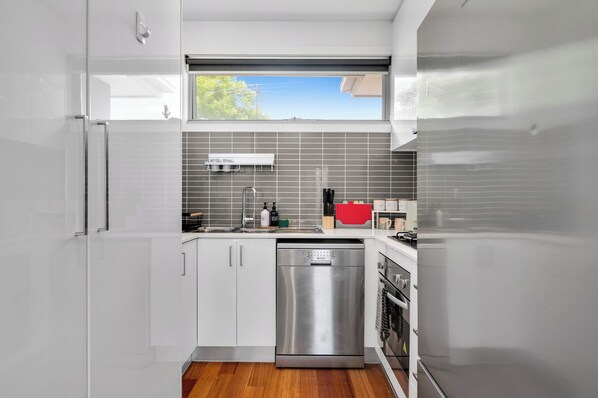 Fridge, microwave, oven, stovetop