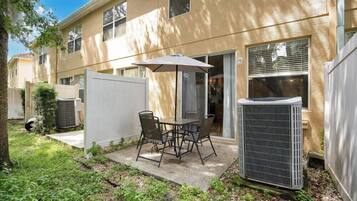 Tempat makan outdoor