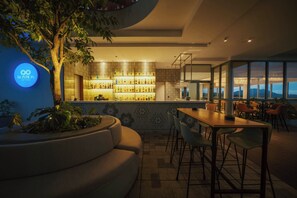Bar junto a la piscina
